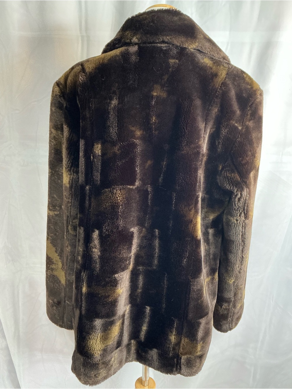 2362 - Plush Faux Fur  Jacket in Brown and Tan - Picture 7 of 12